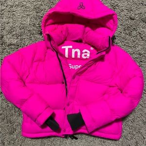 Aritzia TNA super puff shorty